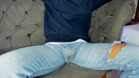 Snapshot of lucii_fer_ chatting on January 14, 2:11 pm Leo online show from January 14, 2:11 pm