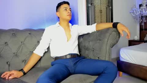 Snapshot of lucii_fer_ chatting on January 15, 11:00 am Leo online show from January 15, 11:00 am