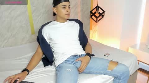 Snapshot of lucii_fer_ chatting on January 16, 2:08 pm Leo online show from January 16, 2:08 pm
