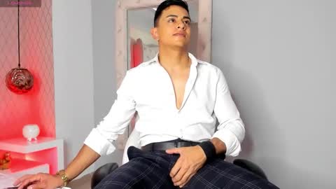 Leo online show from December 4, 11:41 am