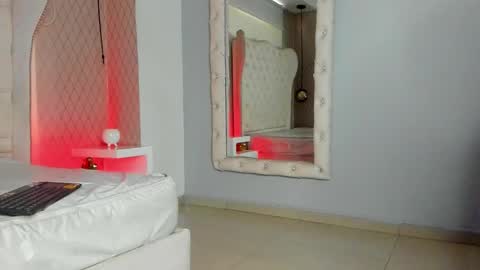 Snapshot of lucii_fer_ chatting on February 18, 12:12 pm Leo online show from February 18, 12:12 pm