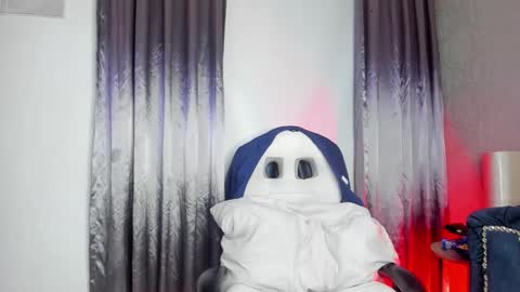 Snapshot of lucii_fer_ chatting on February 26, 11:31 am Leo online show from February 26, 11:31 am