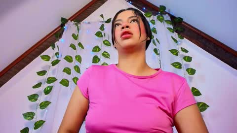 luciia_sweeet online show from December 19, 2:35 pm