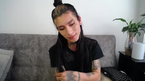 luciiana online show from April 9, 3:39 pm