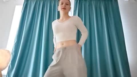 Monika online show from November 4, 1:21 pm