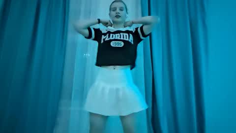 Monika online show from November 19, 8:20 pm