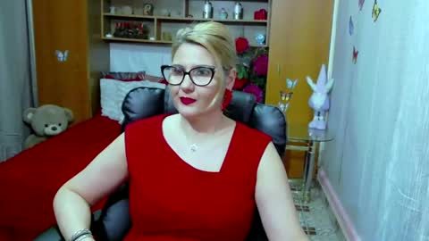 Snapshot of lucillefenlys chatting on January 13, 5:44 pm Lucille Fenly online show from January 13, 5:44 pm