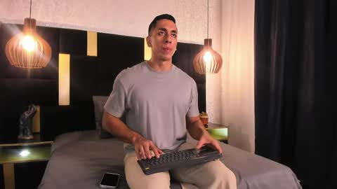 Lucio online show from April 2, 12:14 pm