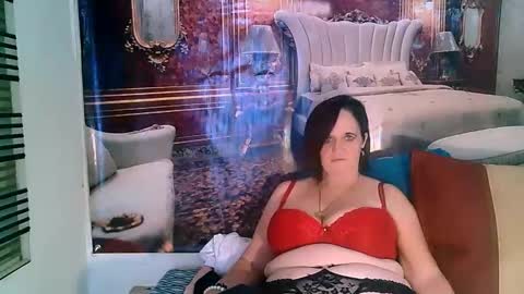 Snapshot of luciousgrace chatting on February 21, 12:28 pm Grace online show from February 21, 12:28 pm