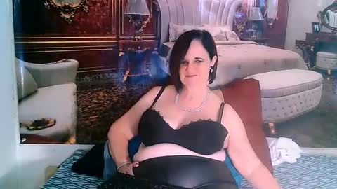 Snapshot of luciousgrace chatting on February 23, 6:01 pm Grace online show from February 23, 6:01 pm