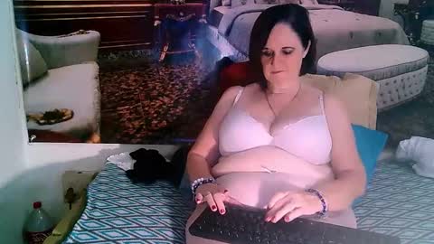Snapshot of luciousgrace chatting on February 24, 9:31 pm Grace online show from February 24, 9:31 pm