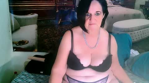 Snapshot of luciousgrace chatting on February 26, 11:04 pm Grace online show from February 26, 11:04 pm