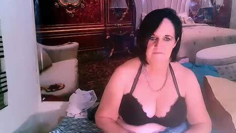 Snapshot of luciousgrace chatting on March 2, 1:47 am Grace online show from March 2, 1:47 am