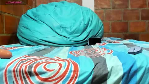 Snapshot of luck_andrew chatting on February 6, 9:12 am luck_andrew online show from February 6, 9:12 am