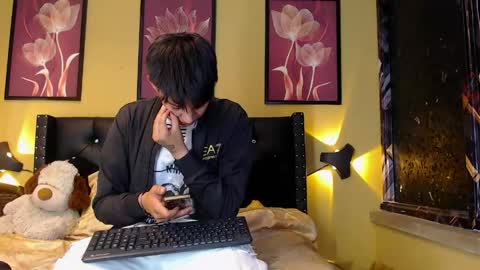 Snapshot of luckk_ chatting on April 21, 7:03 am luckk_ online show from April 21, 7:03 am