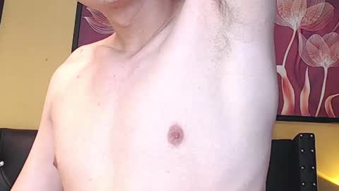 Snapshot of luckk_ chatting on April 22, 4:48 am luckk_ online show from April 22, 4:48 am