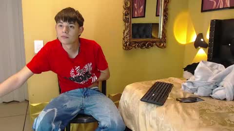 Snapshot of luckk_ chatting on April 26, 5:05 am luckk_ online show from April 26, 5:05 am