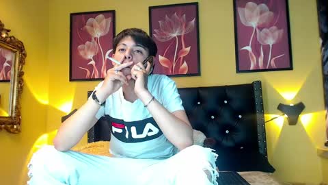 Snapshot of luckk_ chatting on May 16, 5:26 am luckk_ online show from May 16, 5:26 am