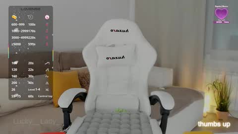 lucky__lady_ online show from February 2, 11:03 pm