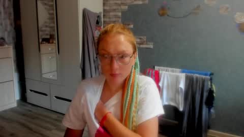 lucky_licky20 online show from October 18, 2:14 am