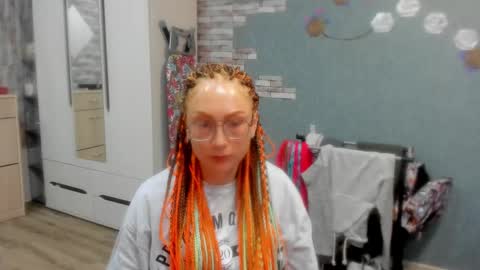 lucky_licky20 online show from October 28, 1:20 am