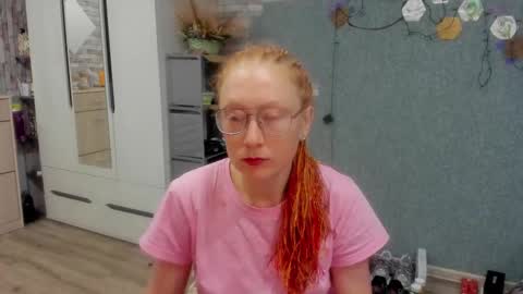 lucky_licky20 online show from December 16, 2:38 am