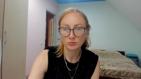 lucky_licky20 online show from July 11, 4:59 am