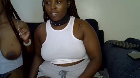 Snapshot of luckyawesome chatting on April 25, 1:41 pm Crisiah online show from April 25, 1:41 pm