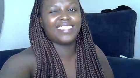 Snapshot of luckyawesome chatting on May 9, 11:54 pm Crisiah online show from May 9, 11:54 pm