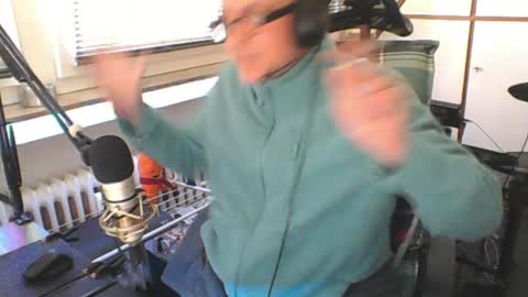        call me  Stefan online show from April 3, 10:57 am