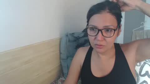 Snapshot of luckyisa chatting on September 25, 9:13 am angelisa online show from September 25, 9:13 am