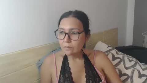 Snapshot of luckyisa chatting on October 5, 9:18 am angelisa online show from October 5, 9:18 am