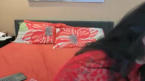 luckylee1992 online show from April 18, 5:11 am