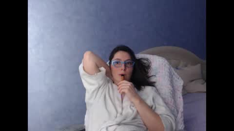 luckylinda23 online show from January 15, 6:51 pm
