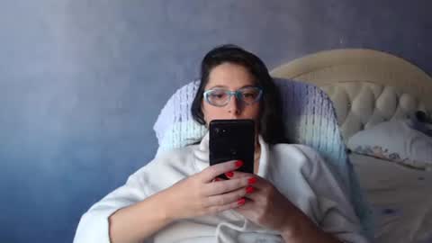 Snapshot of luckylinda23 chatting on November 2, 11:45 am luckylinda23 online show from November 2, 11:45 am