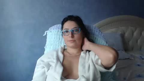 Snapshot of luckylinda23 chatting on November 13, 11:31 am luckylinda23 online show from November 13, 11:31 am
