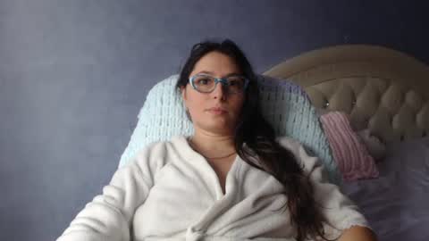 Snapshot of luckylinda23 chatting on December 4, 10:13 am luckylinda23 online show from December 4, 10:13 am