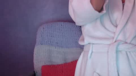 luckylinda23 online show from January 18, 4:22 pm