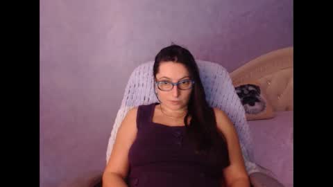 Snapshot of luckylinda23 chatting on February 1, 4:27 pm luckylinda23 online show from February 1, 4:27 pm