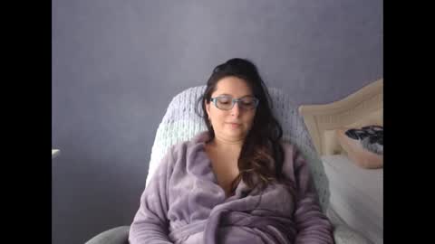 Snapshot of luckylinda23 chatting on February 4, 12:00 pm luckylinda23 online show from February 4, 12:00 pm
