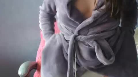 luckylinda23 online show from April 18, 10:19 am