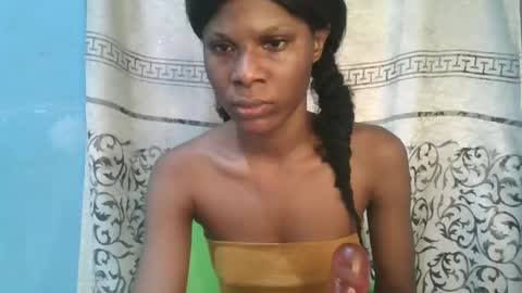 Snapshot of luckymadequeen chatting on May 8, 6:41 am Gloria online show from May 8, 6:41 am