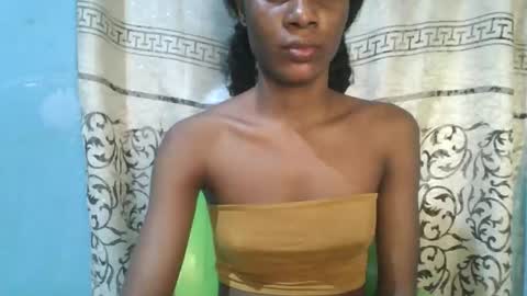 Snapshot of luckymadequeen chatting on May 8, 11:54 pm Gloria online show from May 8, 11:54 pm