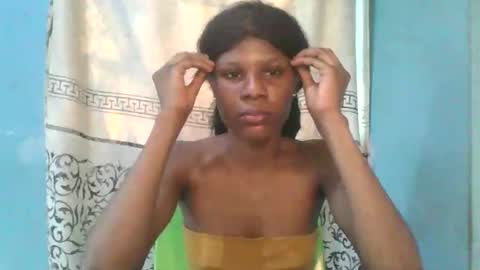 Snapshot of luckymadequeen chatting on May 10, 8:08 am Gloria online show from May 10, 8:08 am