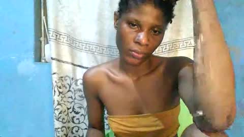 Snapshot of luckymadequeen chatting on May 24, 10:37 pm Gloria online show from May 24, 10:37 pm