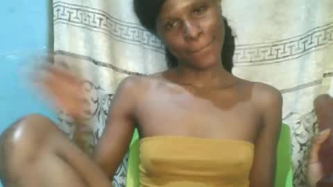 Snapshot of luckymadequeen chatting on May 30, 10:18 pm Gloria online show from May 30, 10:18 pm