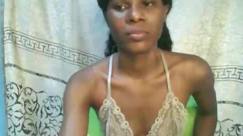 Snapshot of luckymadequeen chatting on June 10, 10:30 pm Gloria online show from June 10, 10:30 pm