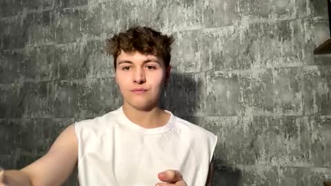 Snapshot of luckymenchik chatting on October 27, 10:03 pm Ricky online show from October 27, 10:03 pm