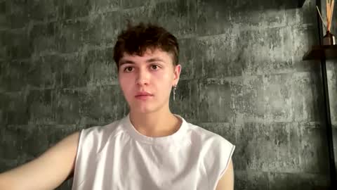 Snapshot of luckymenchik chatting on October 30, 8:27 am Ricky online show from October 30, 8:27 am