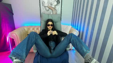 Monika online show from February 7, 9:37 am